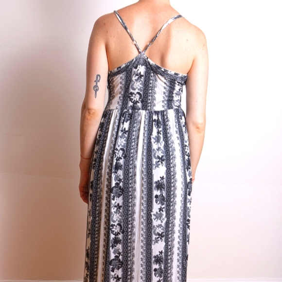Boho Maxi Dress with Slit - Picture 2 of 4